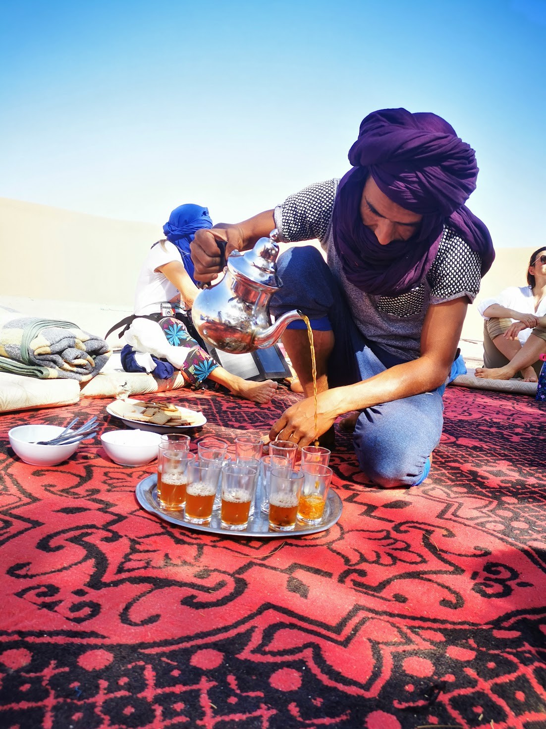 thé dans le désert marocain